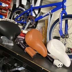 When Finer Details Matter! Leather Bike Seat & Bar Grips