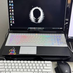 Alienware Area 51m R2 Lunar White Intel Core i9 10900K 32GB DDR4 RTX2080S GSync