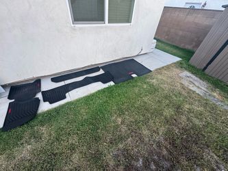 2015–2020 GMC Yukon / Yukon XL — Original OEM Rubber Floor Mats — $150