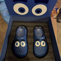 McDonald Clogs..  Size 10M..