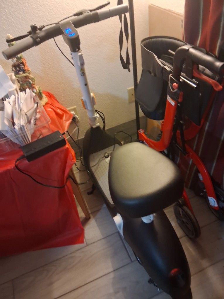 Electric Scooter Okai With Charger Runs Good