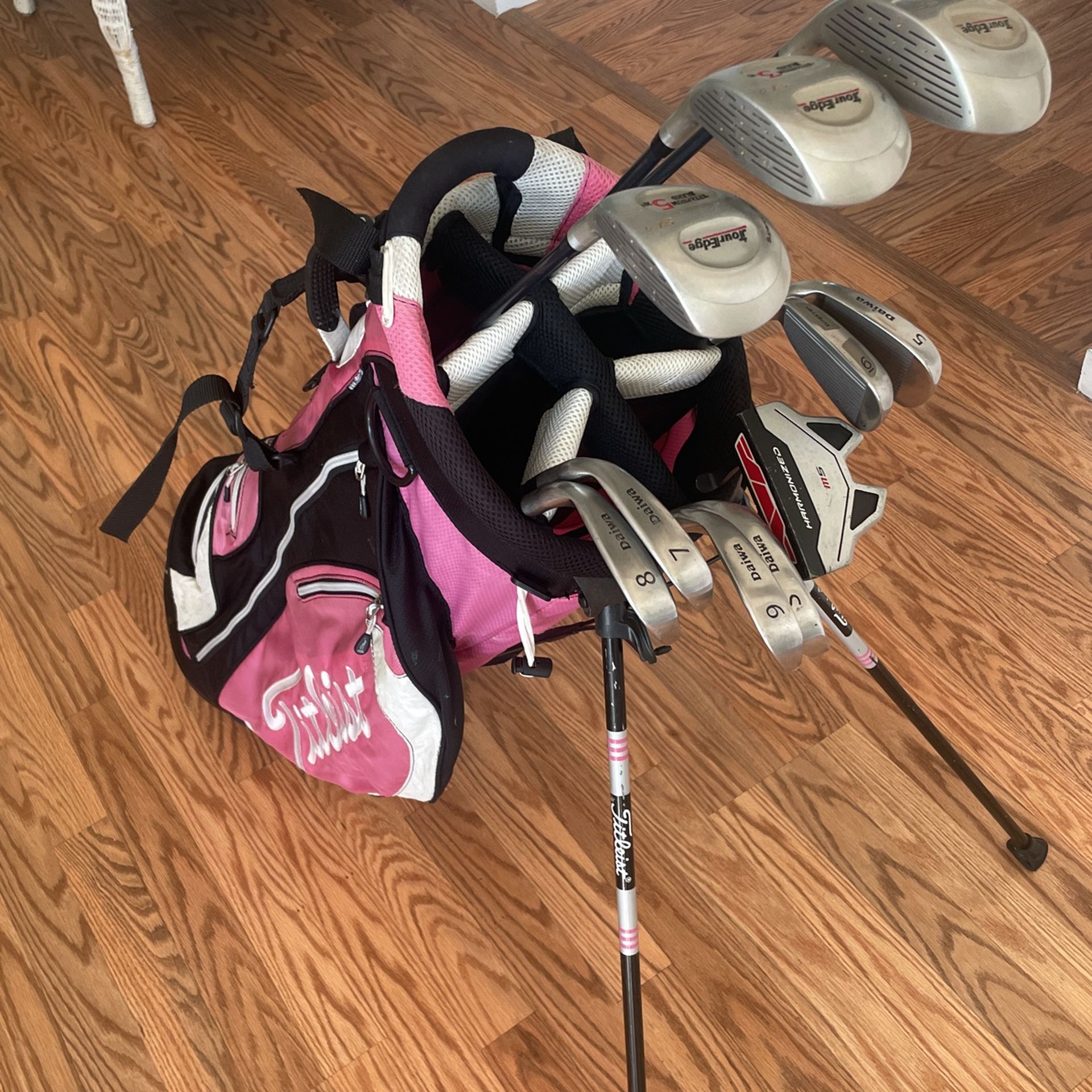 ladies golf clubs.