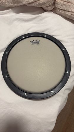 Remo Practice Pad & Vic Firth Drumsticks