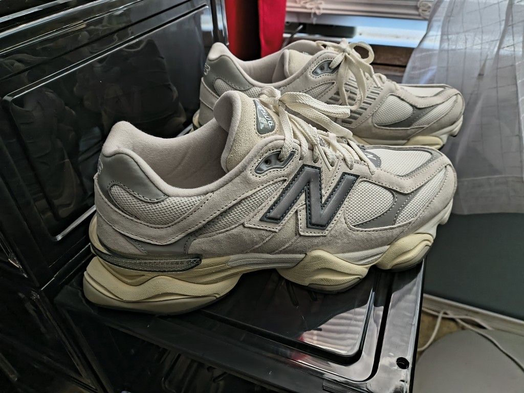 New Balance 9060