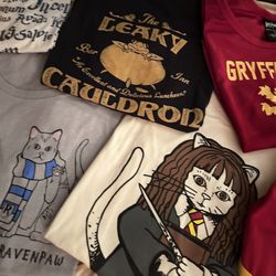Harry Potter Women’s shirts, Jacket, Scarves & Beanies
