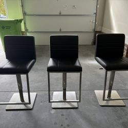 3 Black Stools With Adjustable Height