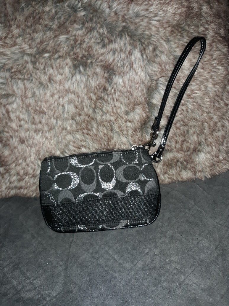 Coach Black And Silver Wristlet Signature Wallet