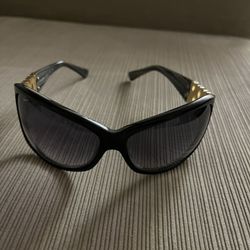 There Beautiful Sunglasses For Woman’s The Color Is Brown And Gold Made By Salvatore ferragamo Made in Italy