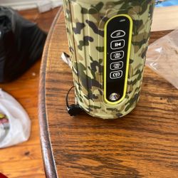Camouflage Camping Bluetooth Speaker With Flashlight 