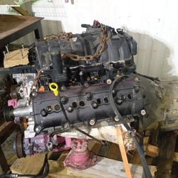 5.7 Hemi Motor And Transmission 