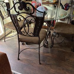 Comedor Con 4 Sillas De Metal 