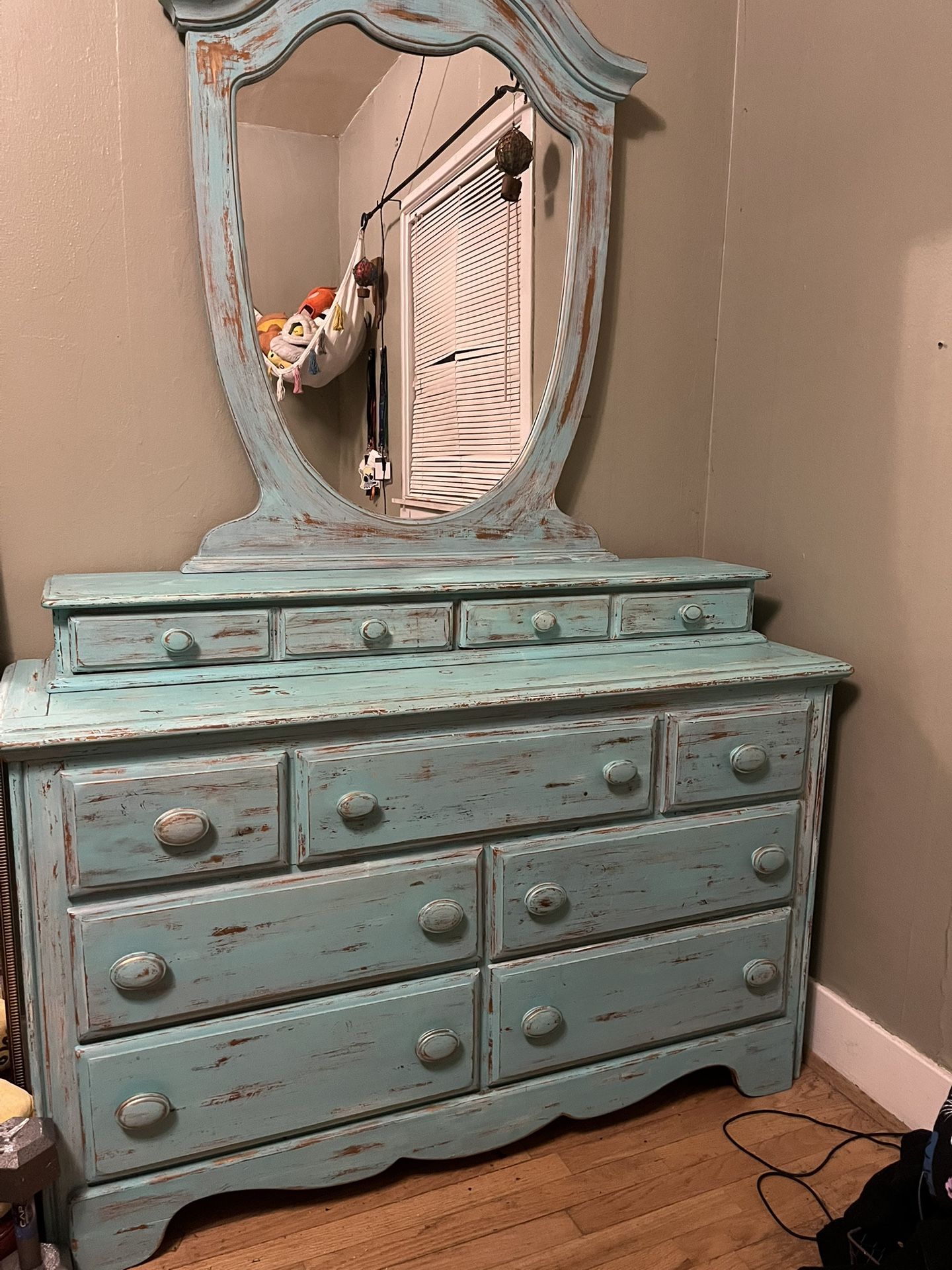 Large 9 Drawer Solid Wood Dresser W/ Mirror