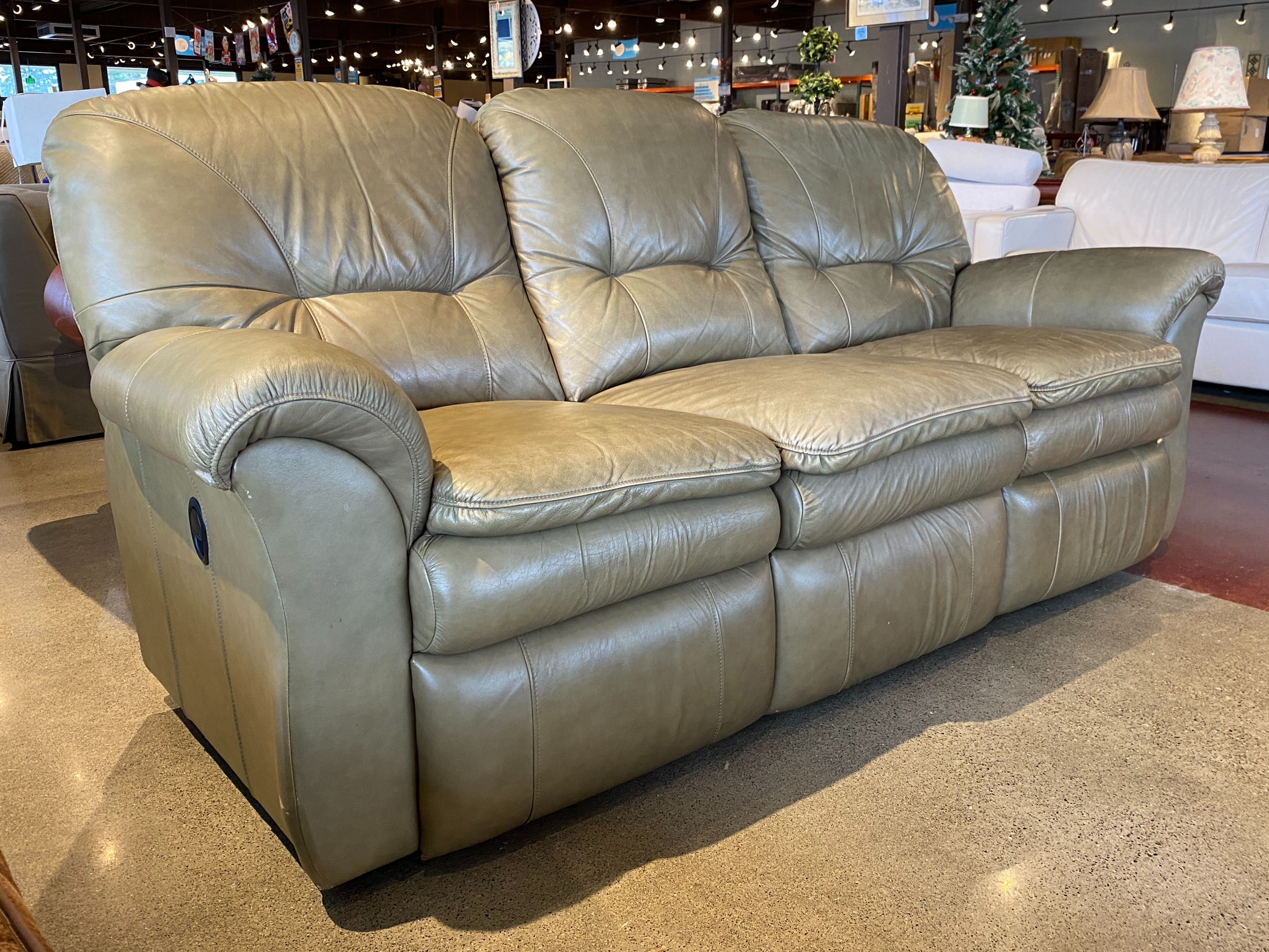 LA-Z-BOY 3-Seat Recliner in Pale Moss Green