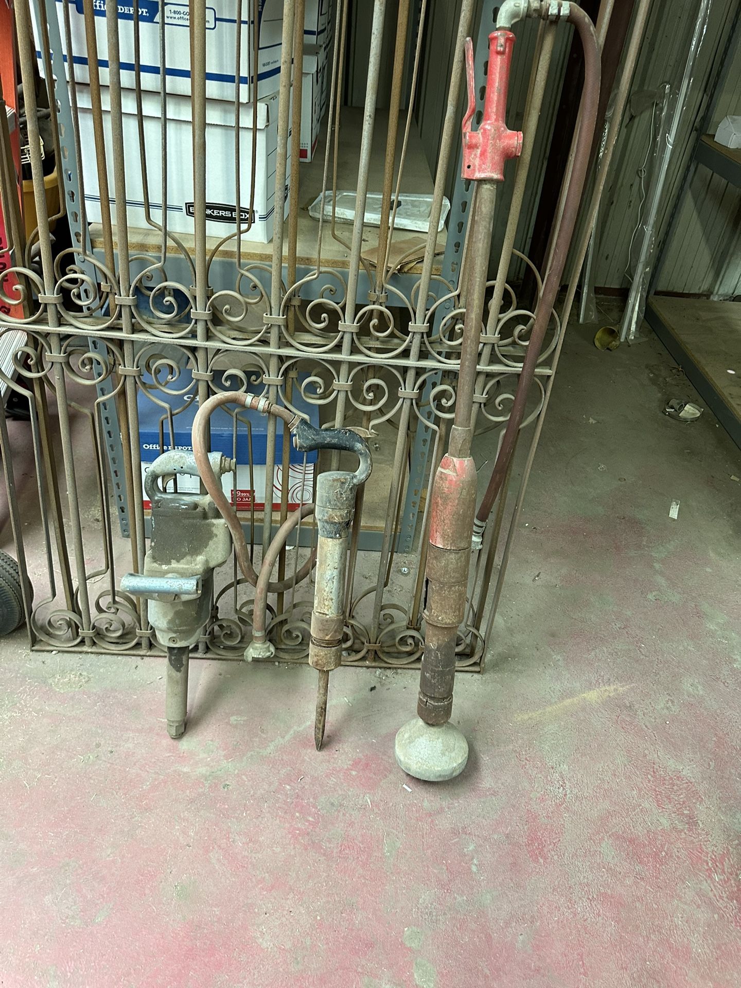 Pneumatic tools