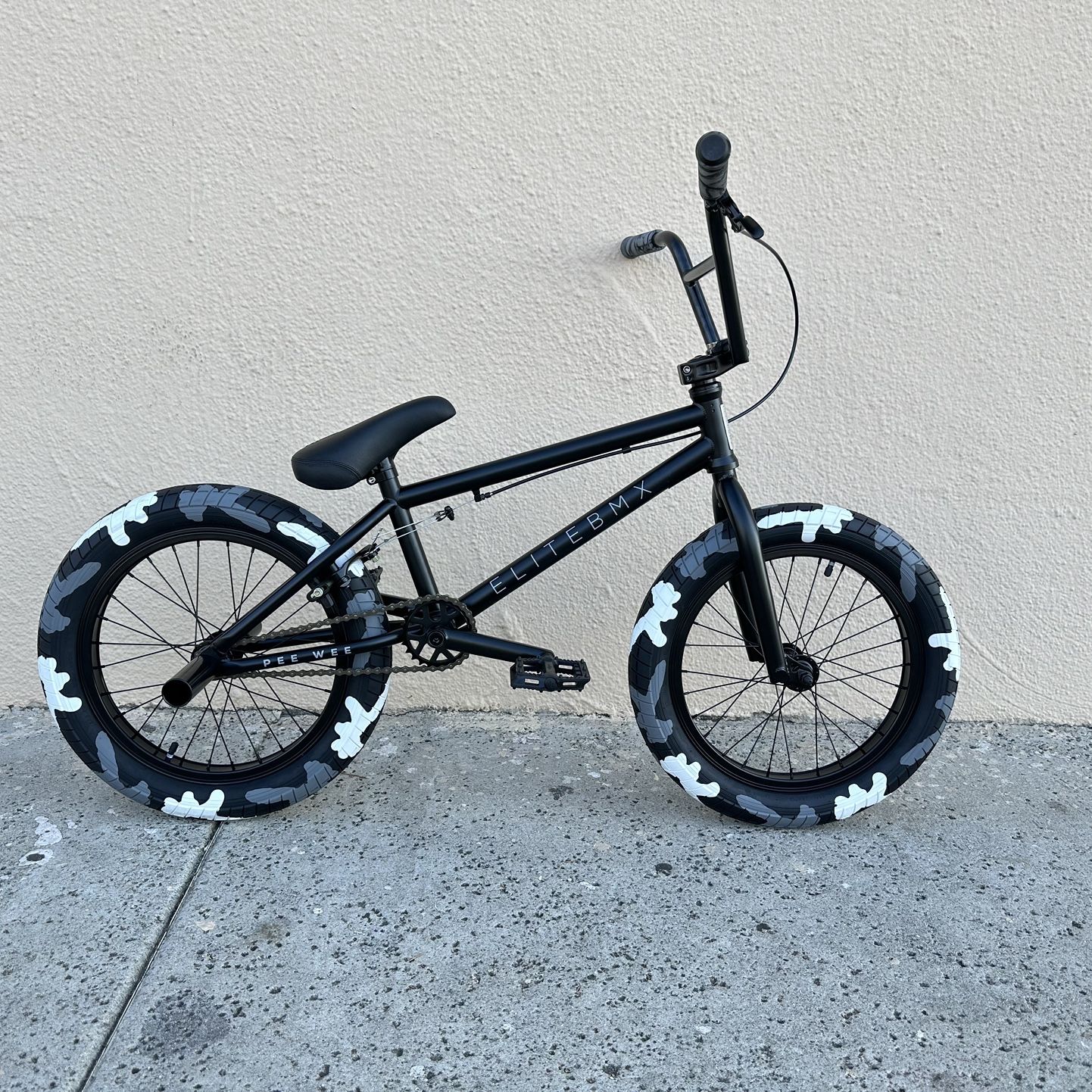 Brand New Throne Pee Wee-Black Splatter 18 BMX Bike.