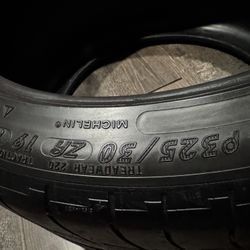 Michelin Pilot Sport 325/30/19 
