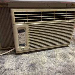 Air Conditioner - Working Well