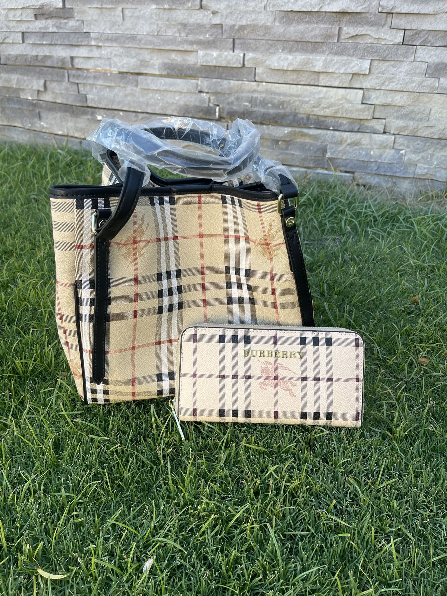 Burberry bucket Bag And Wallet