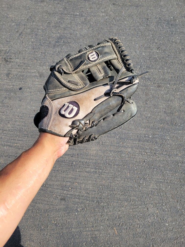 Wilson Baseball Glove