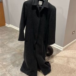 Woman wool coat size 4
