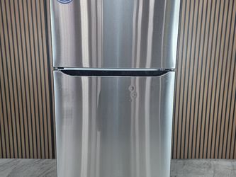 LG 20 cu. ft. Top Freezer Refrigerator with Adjustable Glass Shelves, Humidity-Controlled Crispers, Digital Temperature Controls (LTCS20020S-D-Y720)