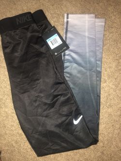 Nike pro woman’s pants medium