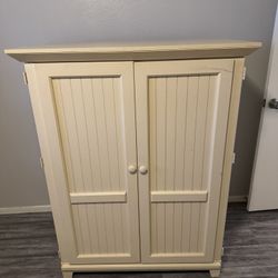 Cabinet Dresser/TV Cabinet 
