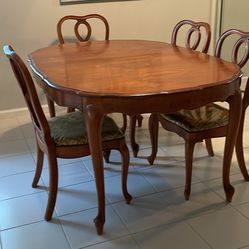 Vintage Dining Room Table With Six Chairs