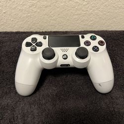 PlayStation 4 Controller $20 Turns On But Hasn’t Been Tested 