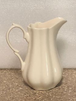 I Godinger And Co. Cream Scalloped Porcelain Pitcher/Creamer/ Vase 5” Tall
