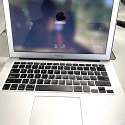 MacBook Air Apple