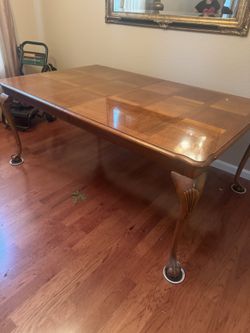 Amazing Dining Table*NO CHAIRS*