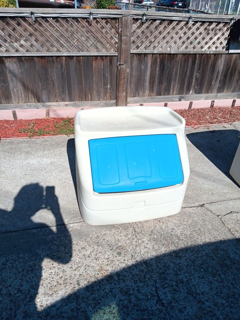 Little Tykes Toy Box