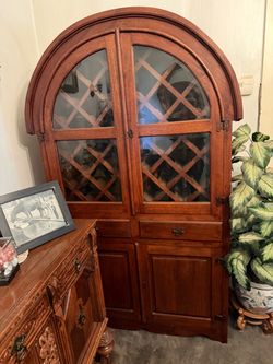 Wine cabinet. Solid wood.