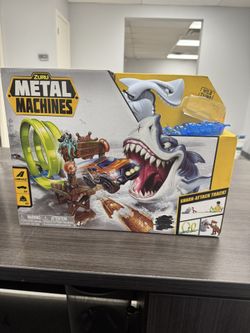 Metal Machines Shark Attack Track Set