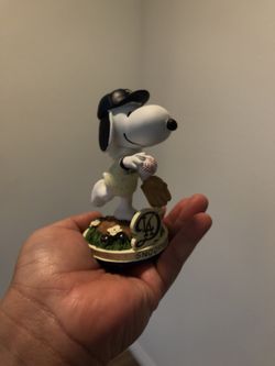 FOCO Snoopy Peanuts City Connect Jersey Bobblehead 5 Inches