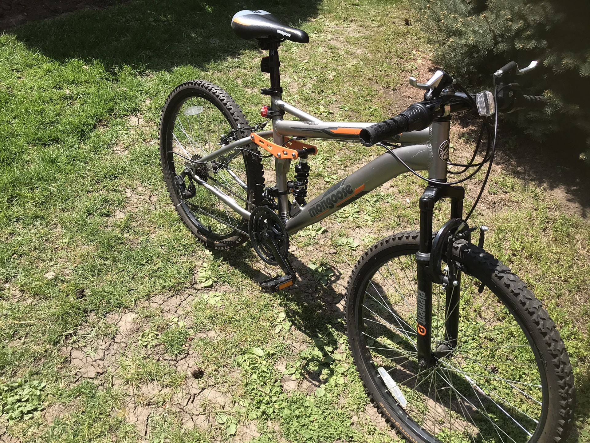 mongoose ledge 2.1 mountain bike