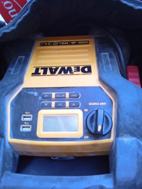 DeWalt Car Jumper