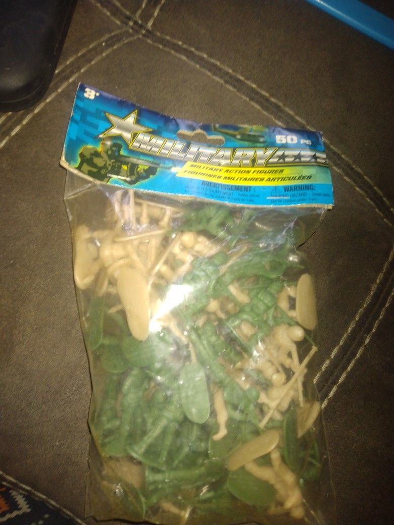 50 Army Men New Never Opened