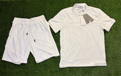 Men set