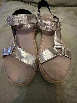 Tommy sandals size 8