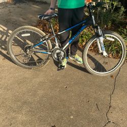 Trek MT220 Junior Boys Bike-great Condition And Tuned Up $200