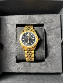 Authentic Versace 18k gold with sapphire glass Dial