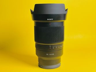 Sony FE 35mm f/1.4 ZA Zeiss Distagon T Lens - Excellent