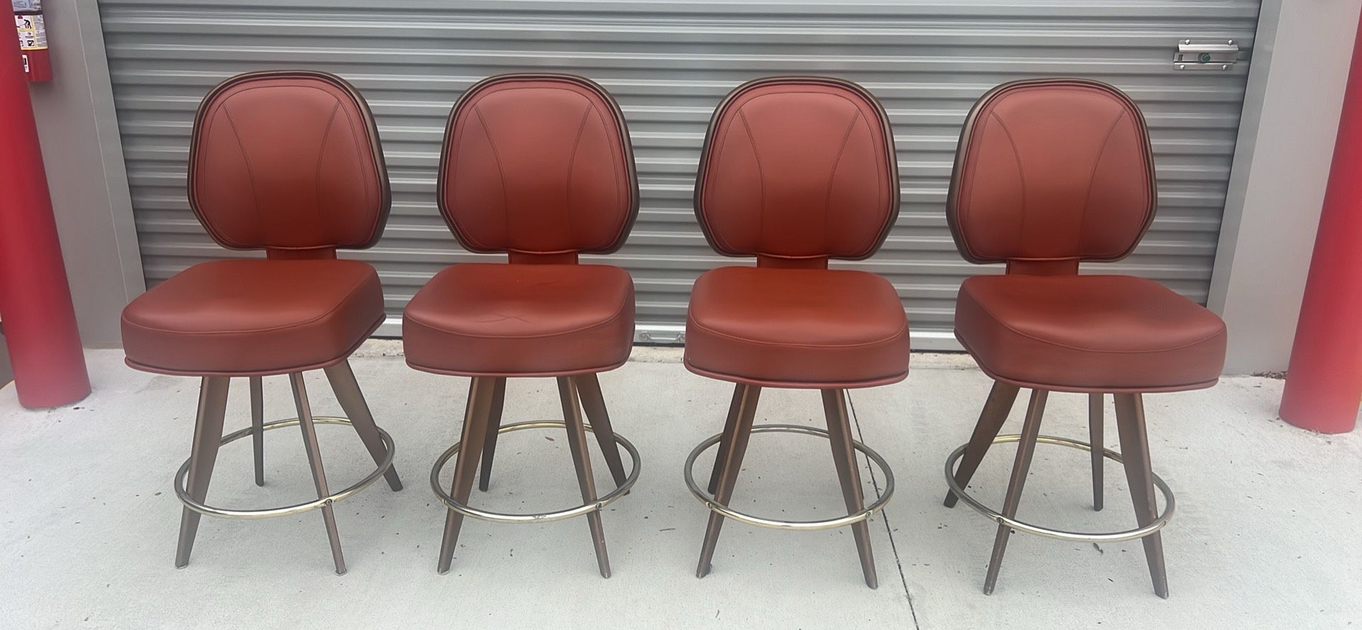 Beautiful Vintage / Retro Style Swivel Barstools / Chairs
