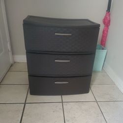 Great Storage Or End Table