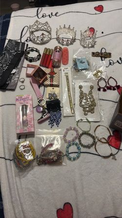 BEAUTY SUPPLIES/FAKE JEWELRY /KEYCHAINS,BRACELETS, HAIR SUPPLIES