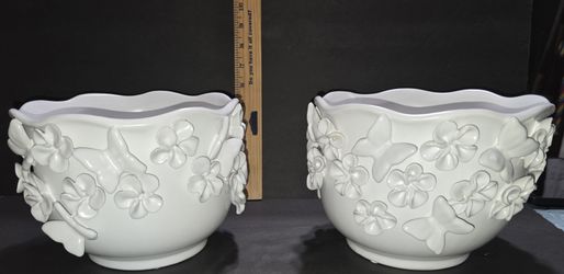 2 Beautiful White Decorative Plant Pots