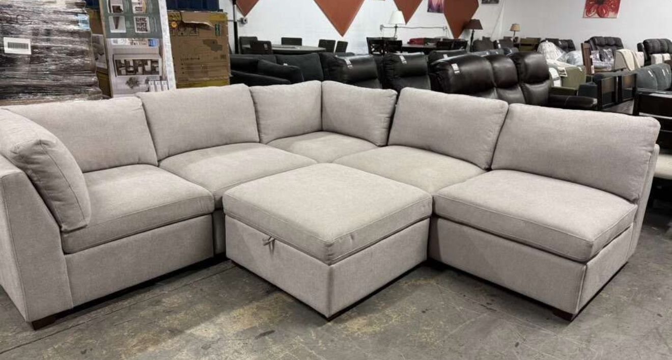 BRAND NEW Thomasville Rockford 6-Piece Modular Sectional w/ 2 Power Footrests