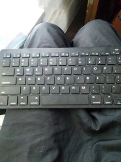 Bluetooth keyboard pick up